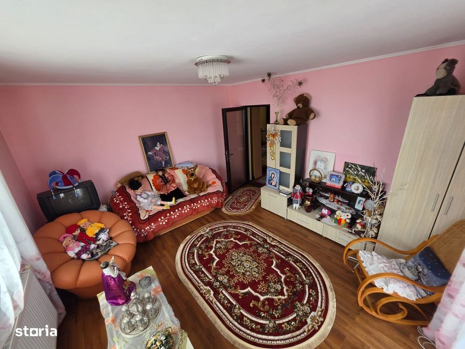 Casa de vanzare, pretabil sediu firma, azil, clinica, pensiune