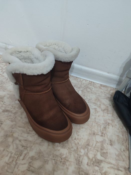 Зимний женский угги