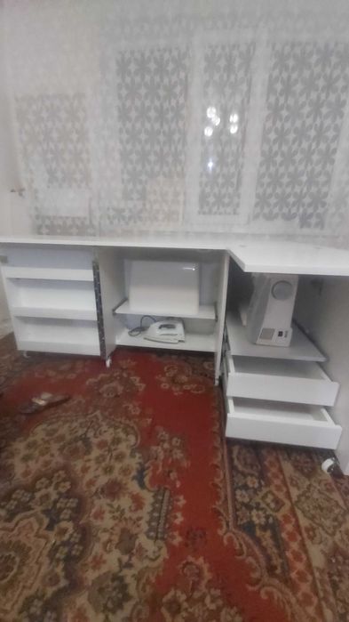 Стол трансформный для швеи и кроя.