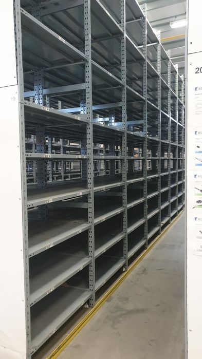 Rafturi metalice pentru depozitare