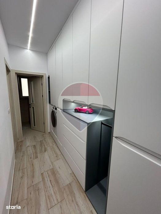 Apartament cu 3 camere de închiriat în zona Central — fotografia 3
