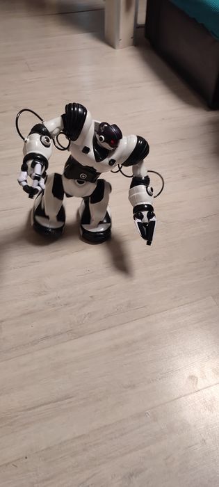 Робот Wow wee с дистанционно