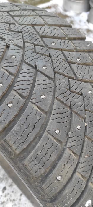 Комплект шин 265/60/18 Pirelli.