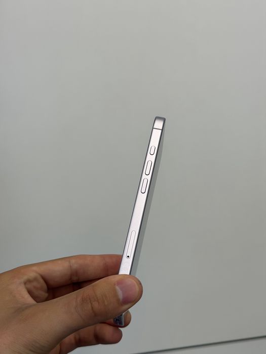 Перфектен iPhone 17 - 38 цикъла + застраховка