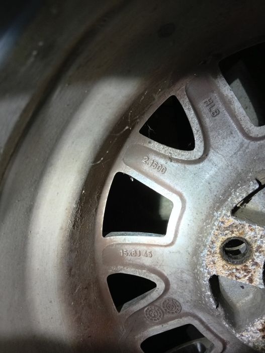Джанти за Нисан 4Х114,3 R15 централен 66.1 mm