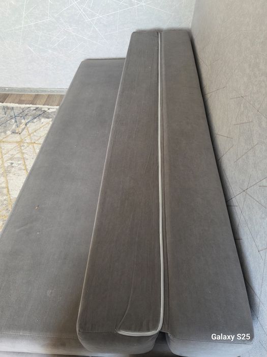 Продам бескаркасный диван