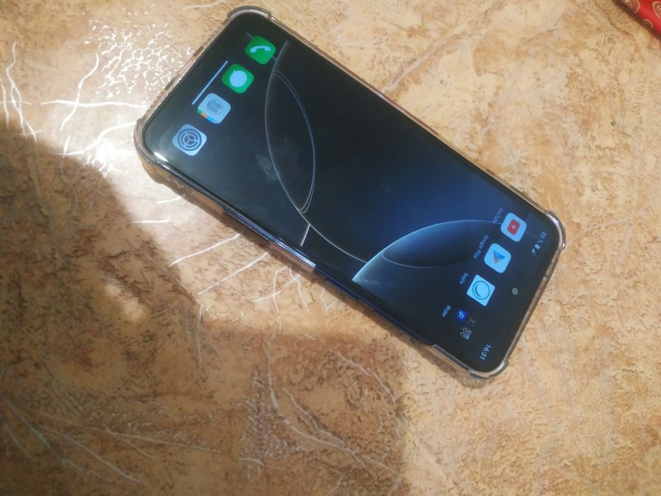 Айфон 17 Pro max fake Android 15