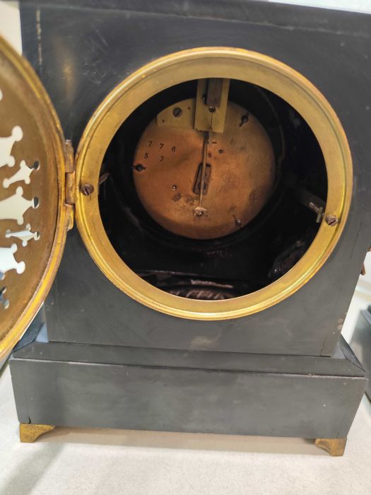 Каминен Френски часовник