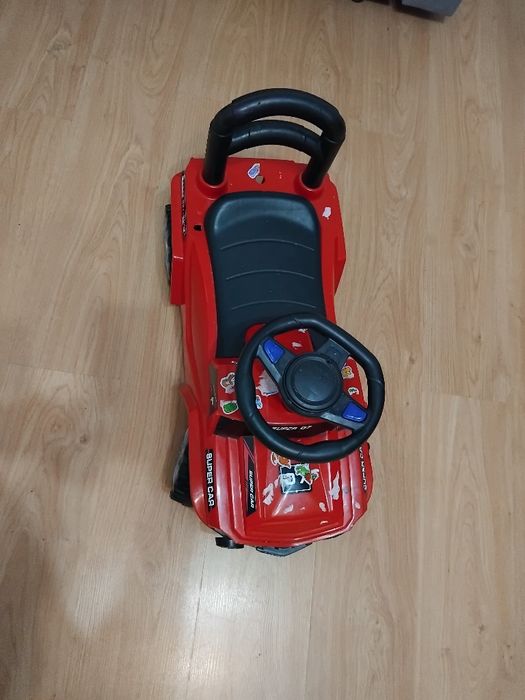 Продам детскую машинку