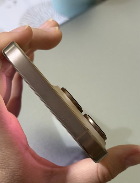 Продам Айфон 16 про