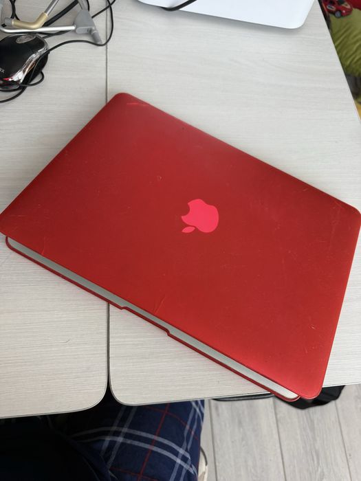 MacBook Air 13” (начало 2014) в идеальном сост.