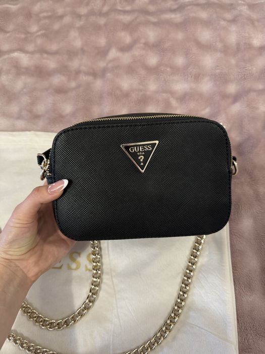 Черна чанта Guess