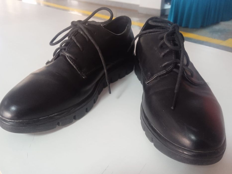 Продам женскую обувь