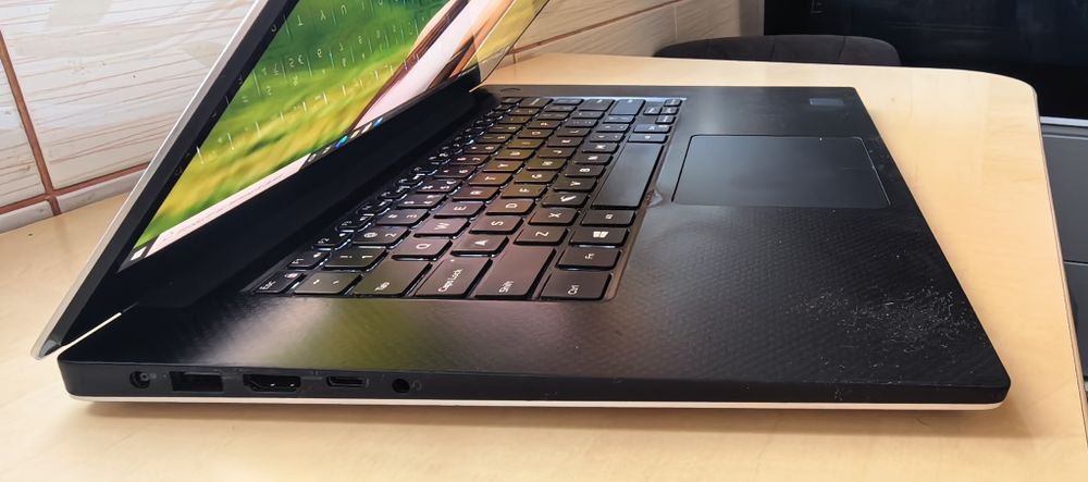 Laptop Dell XPS 9570 4K Touch__i7-8750H_1TB SSD HYNIX_16GB DDR4_Nvidia GTX 1050Ti Max-Q_Full Metal__9/10 Estetic _ 10/10 functional