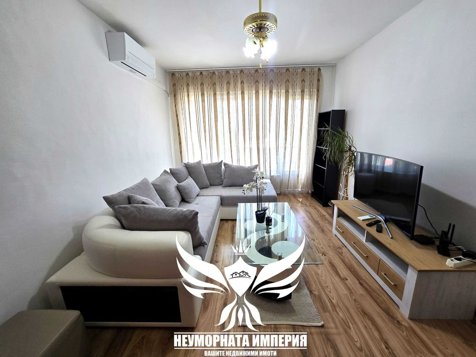 Продавам тристаен/четиристаен апартамент с площ от 87кв.м. на седми етаж в гр.Асеновград, кв.Запад