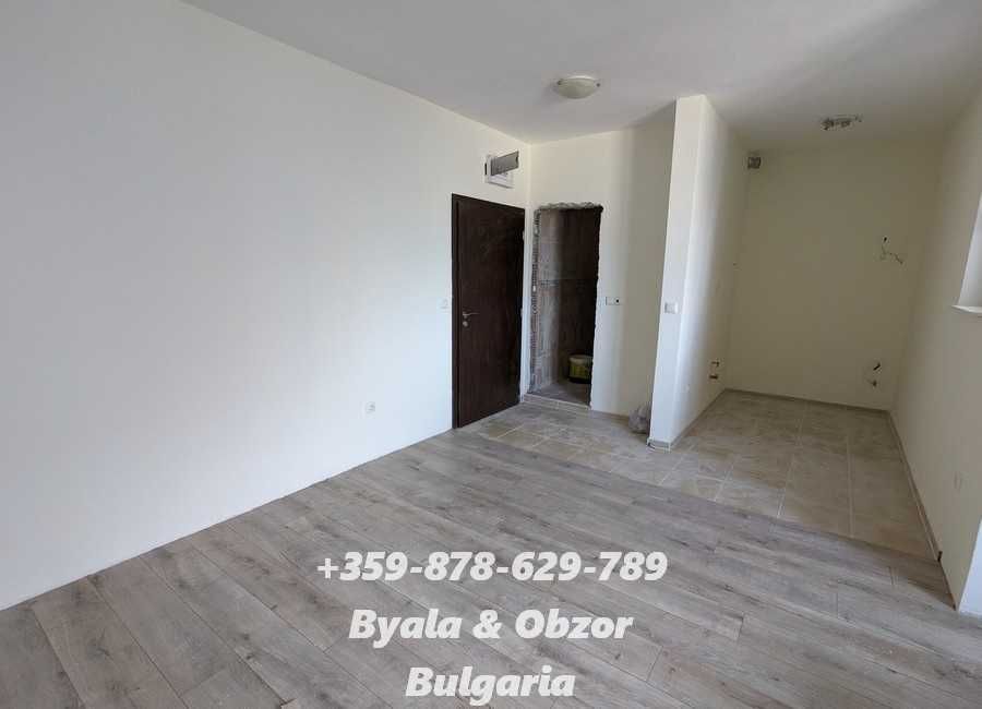 Продава се Едностаен апартамент в Бяла - 35 кв.м за 1100 €/кв.м - Снимка #2