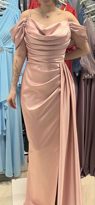 Платье вечернее нарядное