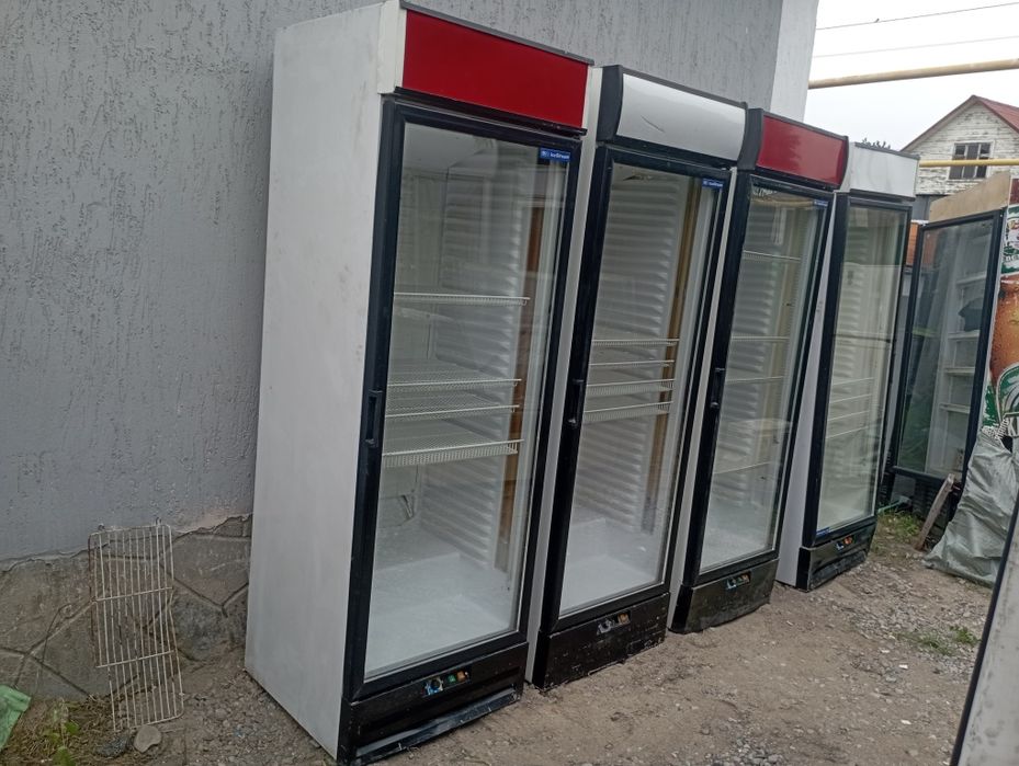 Холодильник витринный,для магазина
