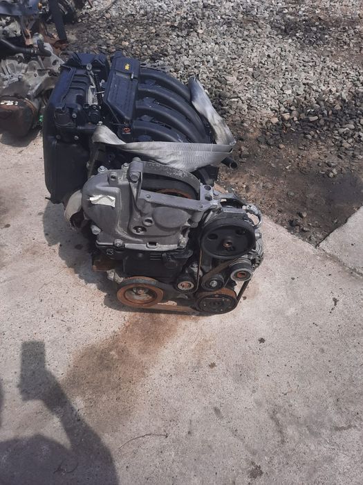 Двигатель на Mitsubishi lancer Каризма