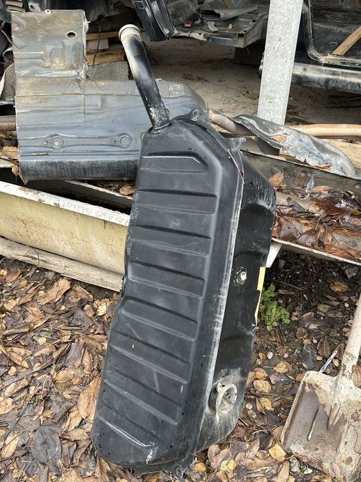 Продам запчасть мерседес 124