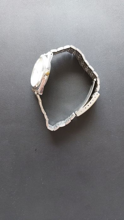 Часовник Q&Q Quartz