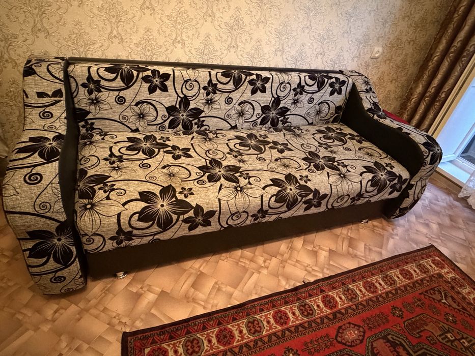 Продам диван в хорошем состоянии