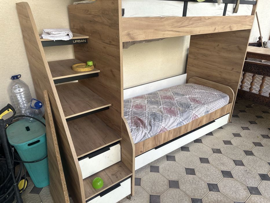 Продаётся 2х ярусная кровать .