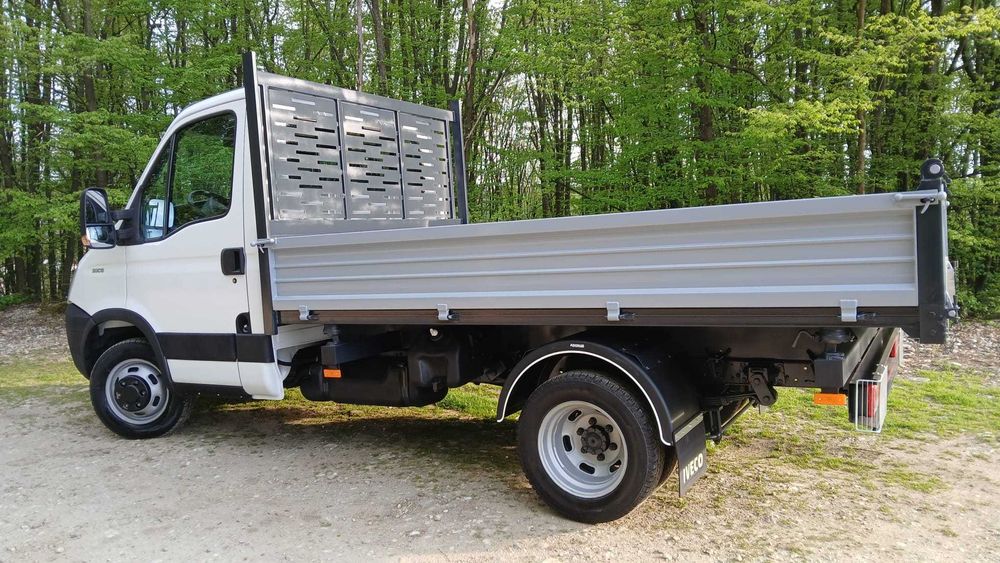 Iveco Daily 50C15, an fabricatie 2008, basculabil pe trei parti