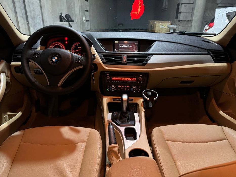 Bmw X1 xdrive 2L atmosferniy Benzin