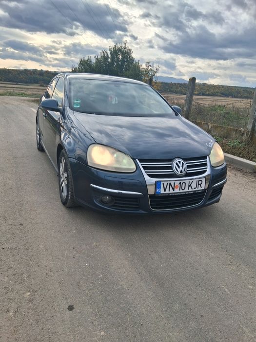 Vând Volkswagen Jetta