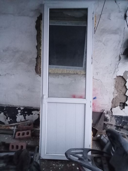 Продам б/у дверь