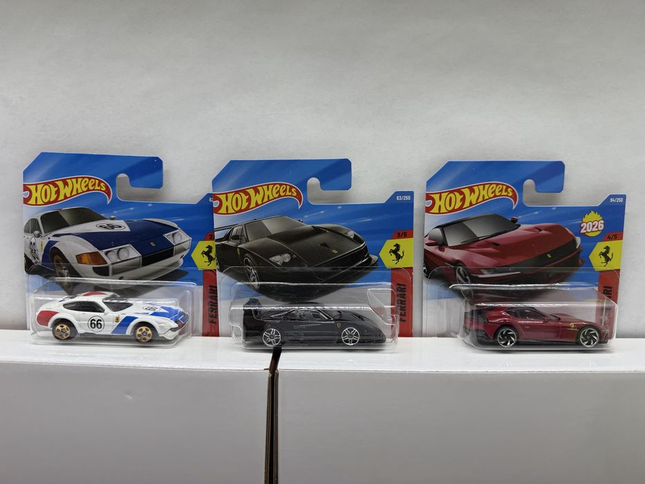 Ferarri F40 365 12cilindri  lot 3 machete Hot Wheels scara 1:64