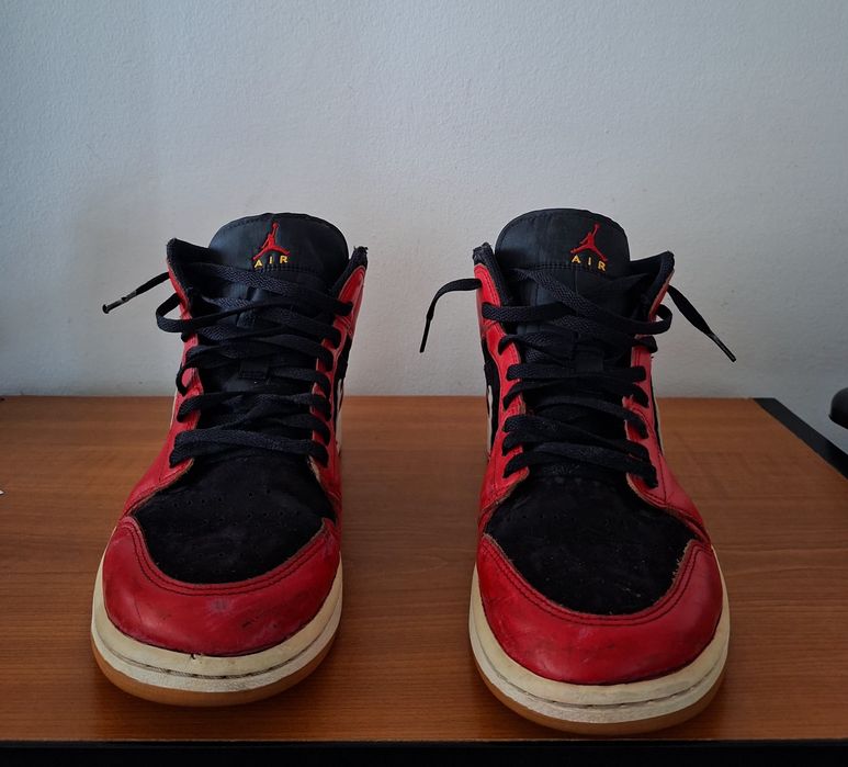 Air Jordan 1 Mid Red Elephant.