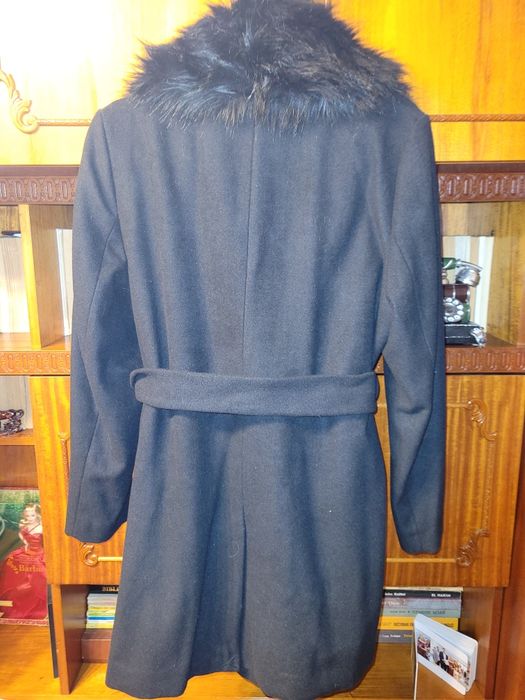 Palton negru cu guler de blanita