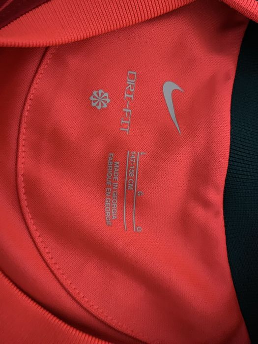 Детски тениски и шорти на Liverpool Foodbal Club