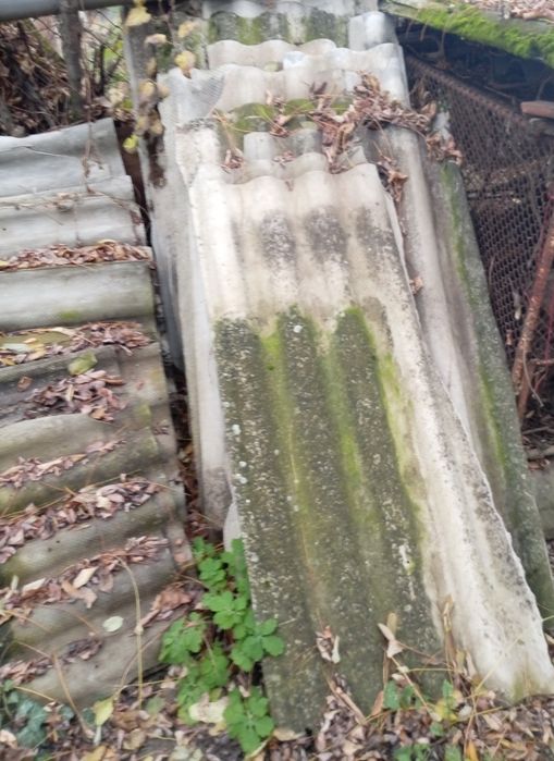 Vând placi ondulate pentru acoperis