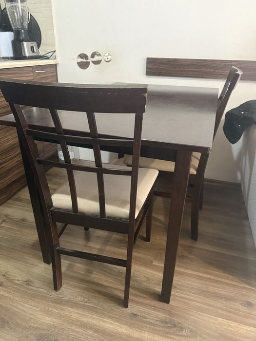 Маса с два стола