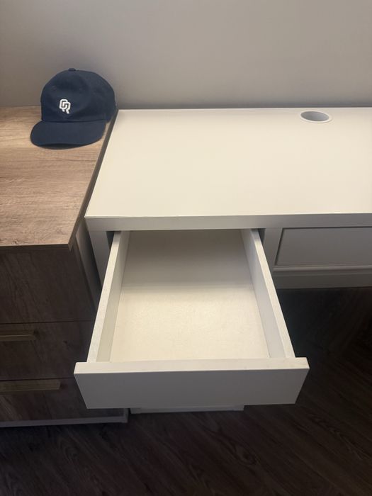 Письменный стол IKEA