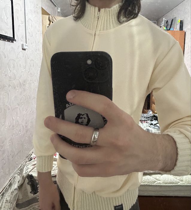 Продам новый свитер