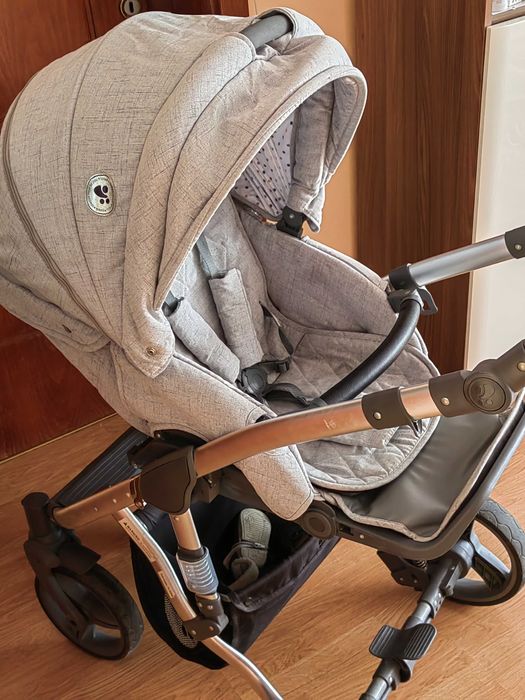 Количка с два коша за новородено и за след 6 месеца с падарък кенгуру