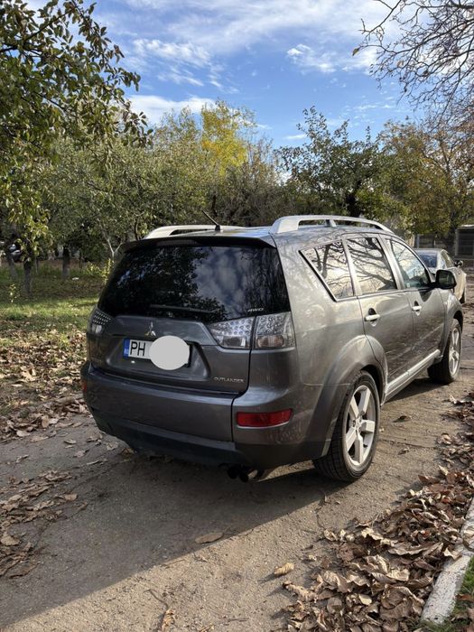 Mitsubishi Outlander SUV ECHIPARE FULL