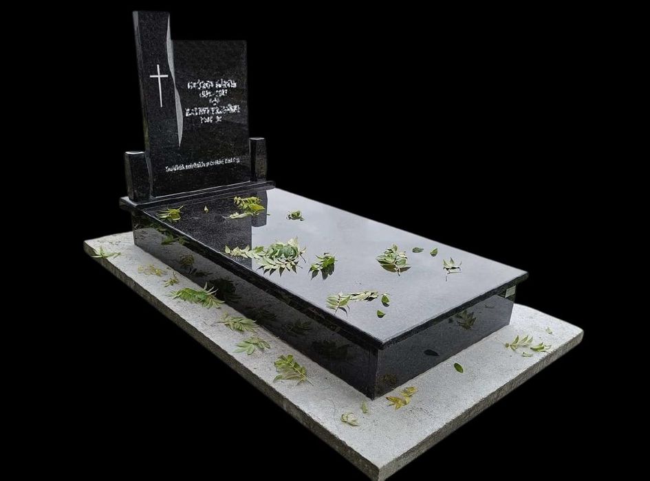 Monumente funerare
