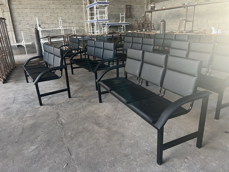 3 o'rindiqli yumshoq stul sotiladi kafolat 1 yil