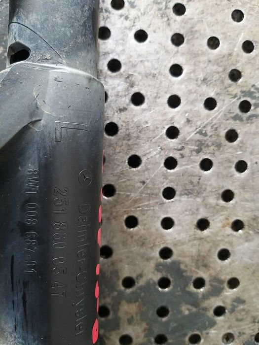 Spalator far stanga mercedes r class w251 2518600547 8wt00868701