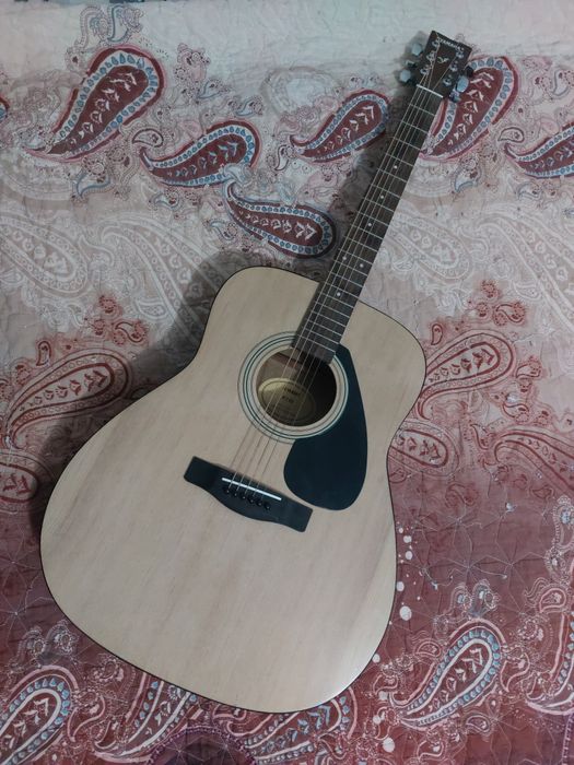Yamaha F310 — акустическая гитара