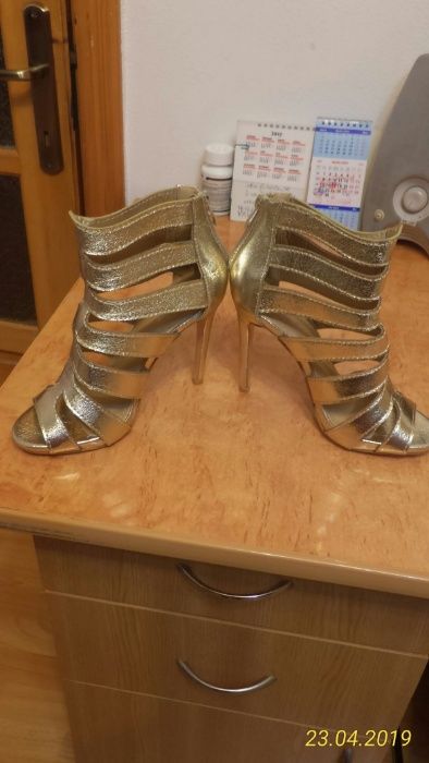 Sandale dama culoarea aurie, marimea 37