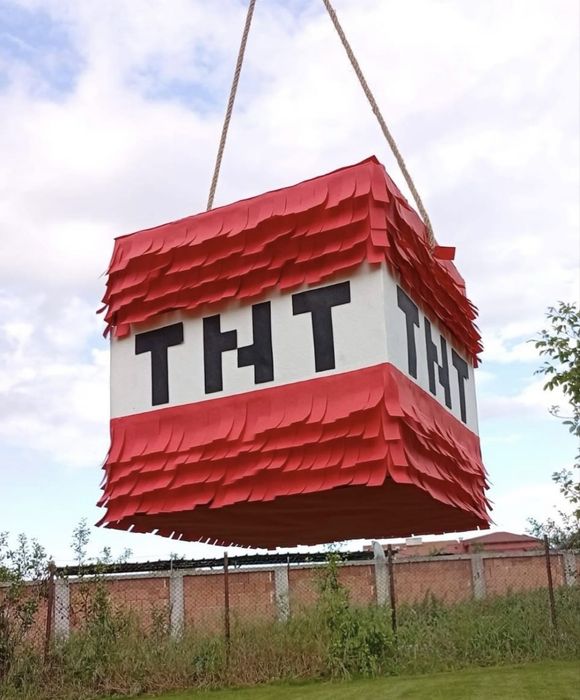 Пинята на TNT от Minecraft