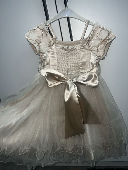 Платье на девочку 4-5 лет