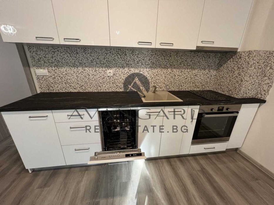 Продава се Тристаен апартамент в Пловдив, Кючук Париж - 112 кв.м за 1715 €/кв.м - Снимка #3