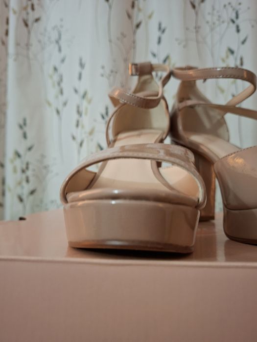 Sandale Nude Elegante